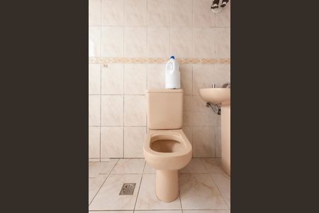 Casa para alugar com 225m², 2 quartos e 2 vagasBanheiro 1