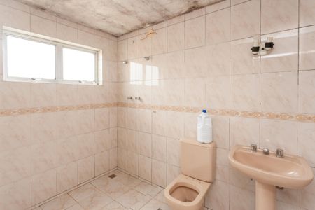 Casa para alugar com 225m², 2 quartos e 2 vagasBanheiro 1