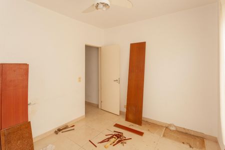 Quarto 1 de casa para alugar com 2 quartos, 225m² em Vila Imperio, São Paulo