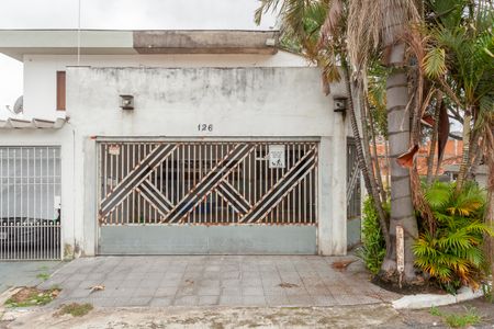 Casa para alugar com 225m², 2 quartos e 2 vagasFachada