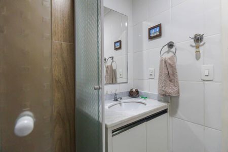 Apartamento à venda com 75m², 3 quartos e 2 vagas Apartamento à venda com 75m², 3 quartos e 2 vagasBanheiro