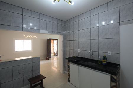 Casa para alugar com 85m², 2 quartos e 2 vagasCozinha