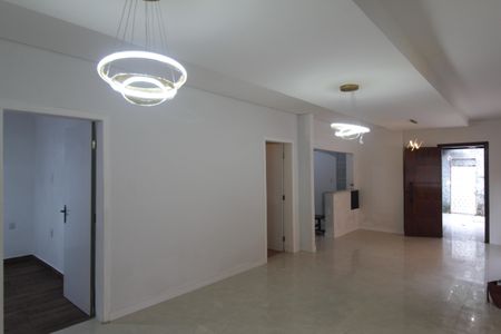 Casa para alugar com 85m², 2 quartos e 2 vagasSala