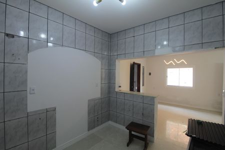 Casa para alugar com 85m², 2 quartos e 2 vagasCozinha