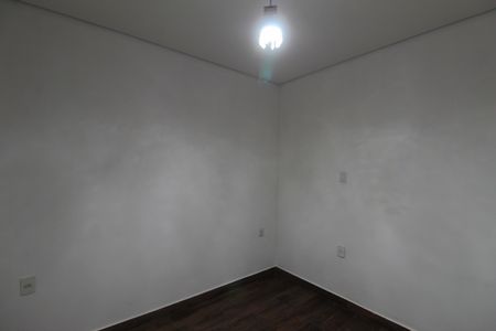 Quarto 1 de casa para alugar com 2 quartos, 85m² em Maria Helena, Belo Horizonte