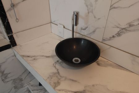 Casa para alugar com 85m², 2 quartos e 2 vagasBanheiro