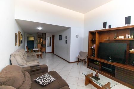 Sala de casa à venda com 3 quartos, 225m² em Serra Grande, Niterói