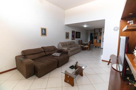 Sala de casa à venda com 3 quartos, 225m² em Serra Grande, Niterói