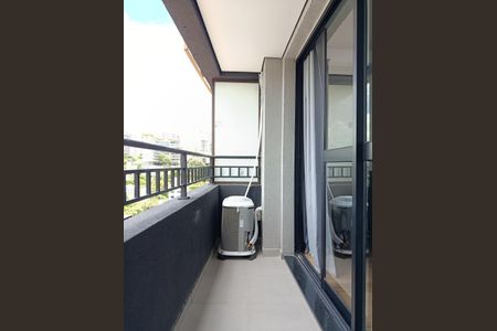 Varanda de kitnet/studio para alugar com 1 quarto, 21m² em Pinheiros, São Paulo