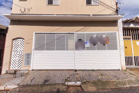 Casa à venda com 5m², 6 quartos e 2 vagasFachada