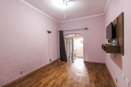 Casa à venda com 5m², 6 quartos e 2 vagasSala Casa 1