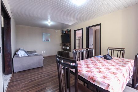 Casa à venda com 5m², 6 quartos e 2 vagasSala Casa 3