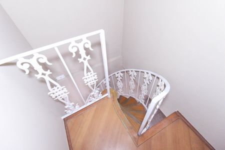 Casa à venda com 5m², 6 quartos e 2 vagasCorredor Casa 2