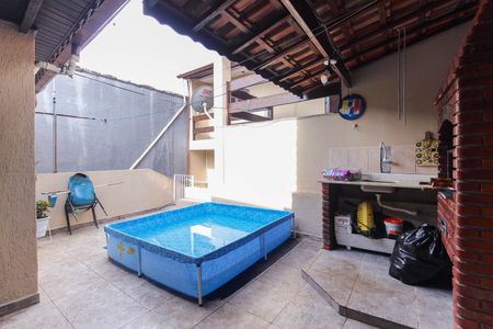 Casa à venda com 5m², 6 quartos e 2 vagasQuintal - Churrasqueira Casa 3