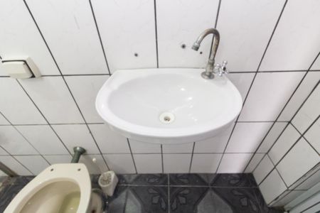 Banheiro da Suíte de casa para alugar com 1 quarto, 60m² em Jardim Maia, São Paulo