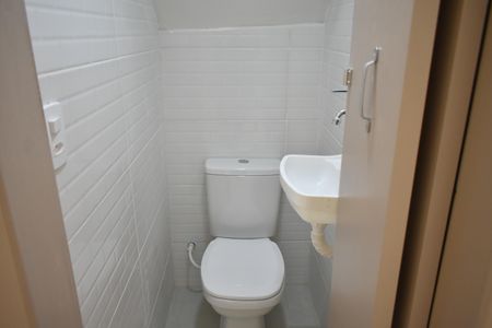 Casa para alugar com 100m², 2 quartos e 1 vagaLavabo