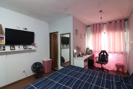 Casa à venda com 216m², 2 quartos e 4 vagasSuíte 2