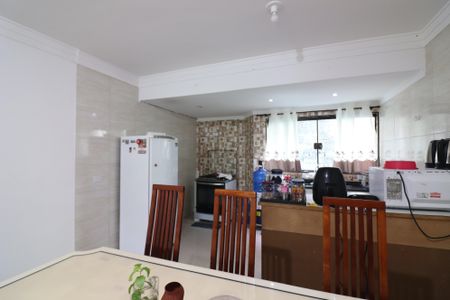 Casa à venda com 216m², 2 quartos e 4 vagasCopa e Cozinha 
