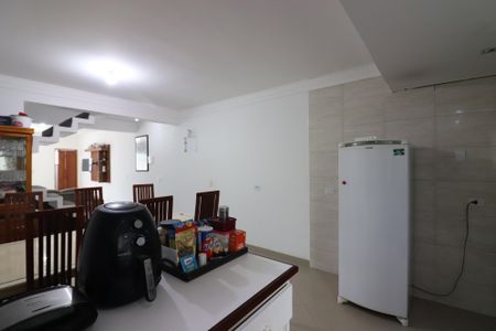 Casa à venda com 216m², 2 quartos e 4 vagasCopa e Cozinha 
