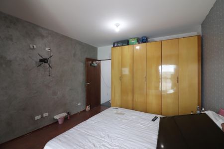 Casa à venda com 216m², 2 quartos e 4 vagasSuíte 1