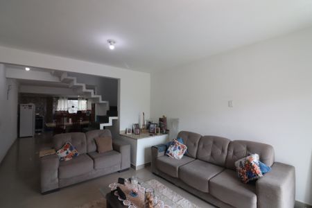 Casa à venda com 216m², 2 quartos e 4 vagasSala 