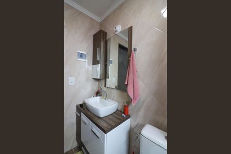 Casa à venda com 216m², 2 quartos e 4 vagasSuíte 1 Banheiro 