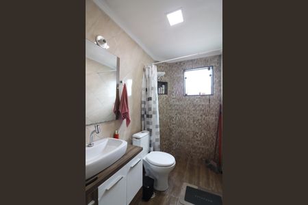 Casa à venda com 216m², 2 quartos e 4 vagasSuíte 1 Banheiro 