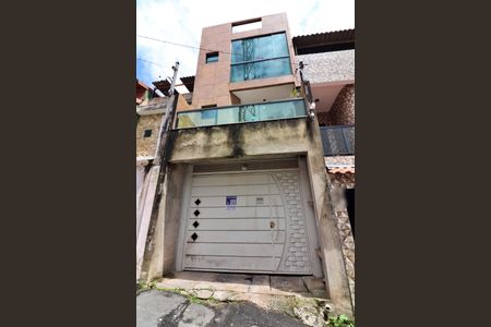 Casa à venda com 216m², 2 quartos e 4 vagasFachada 