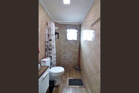 Casa à venda com 216m², 2 quartos e 4 vagasSuíte 1 Banheiro 