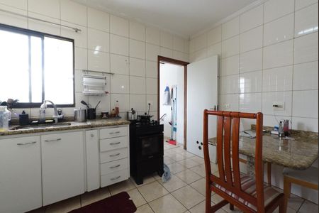 Casa à venda com 170m², 2 quartos e 2 vagasCozinha