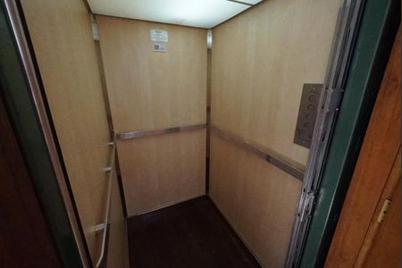 Casa à venda com 170m², 2 quartos e 2 vagasElavador