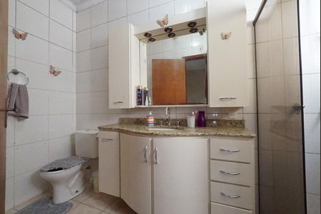 Casa à venda com 170m², 2 quartos e 2 vagasBanheiro
