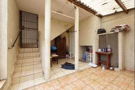Casa à venda com 170m², 2 quartos e 2 vagasQuintal
