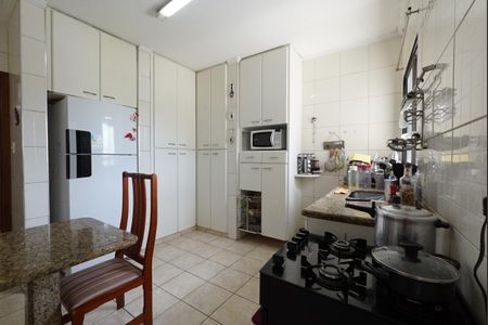 Casa à venda com 170m², 2 quartos e 2 vagasCozinha