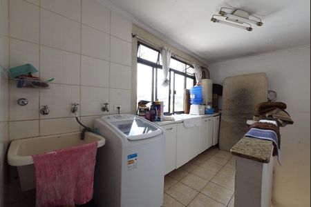 Casa à venda com 170m², 2 quartos e 2 vagasÁrea de Serviço