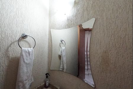 Casa à venda com 170m², 2 quartos e 2 vagasLavabo