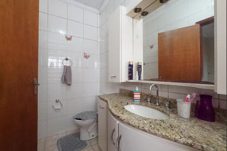 Casa à venda com 170m², 2 quartos e 2 vagasBanheiro