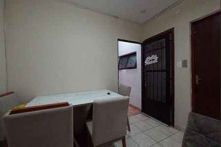 Casa à venda com 170m², 2 quartos e 2 vagasSala casa2