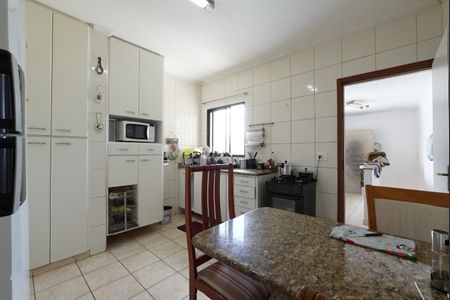 Casa à venda com 170m², 2 quartos e 2 vagasCozinha