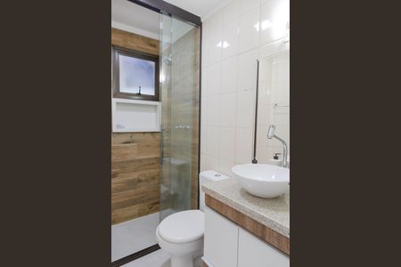 Banheiro social de apartamento à venda com 3 quartos, 63m² em Vila Augusta, Guarulhos