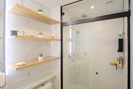 Apartamento à venda com 69m², 2 quartos e 2 vagasBanheiro da Suíte