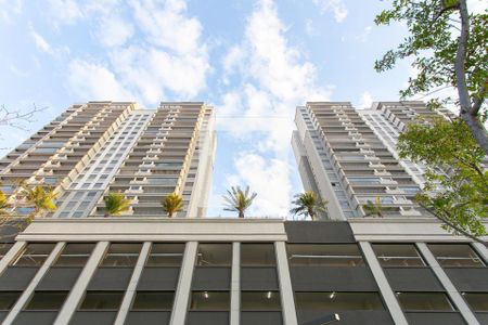 Apartamento à venda com 69m², 2 quartos e 2 vagas Apartamento à venda com 69m², 2 quartos e 2 vagasFachada