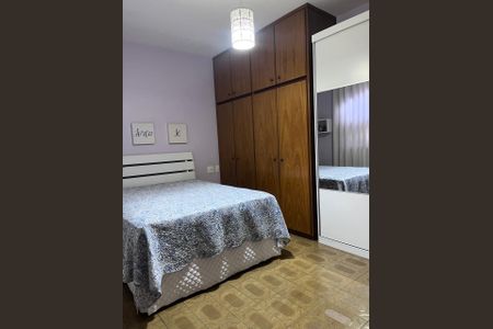 Casa à venda com 243m², 5 quartos e 2 vagasQuarto