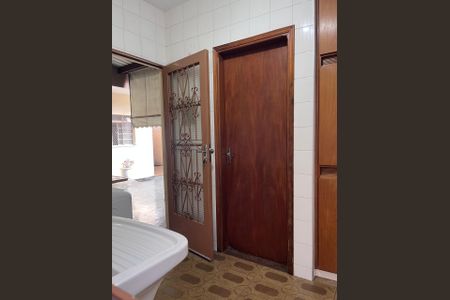 Casa à venda com 243m², 5 quartos e 2 vagasÁrea de serviço