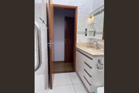 Casa à venda com 243m², 5 quartos e 2 vagasBanheiro