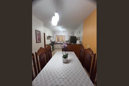 Casa à venda com 243m², 5 quartos e 2 vagasCozinha