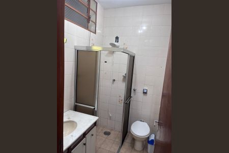 Casa à venda com 243m², 5 quartos e 2 vagasBanheiro