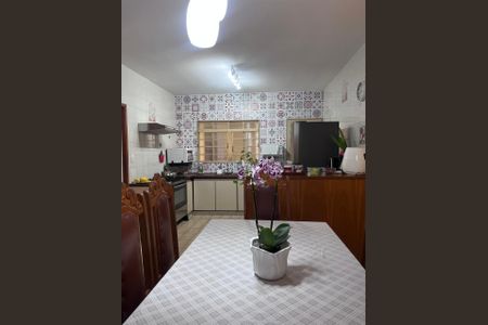 Casa à venda com 243m², 5 quartos e 2 vagasCozinha