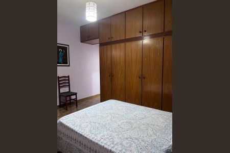 Casa à venda com 243m², 5 quartos e 2 vagasQuarto