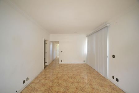 Casa para alugar com 320m², 3 quartos e 2 vagasSala